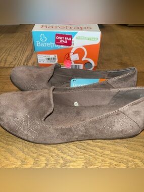 Baretraps Alyson Tan Brown Faux Suede Slip-on Loafers Sz 8.5 M Floral